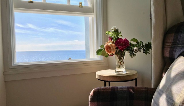 21 Shoregate - stylish cottage with sea views and secluded garden, pet-friendly