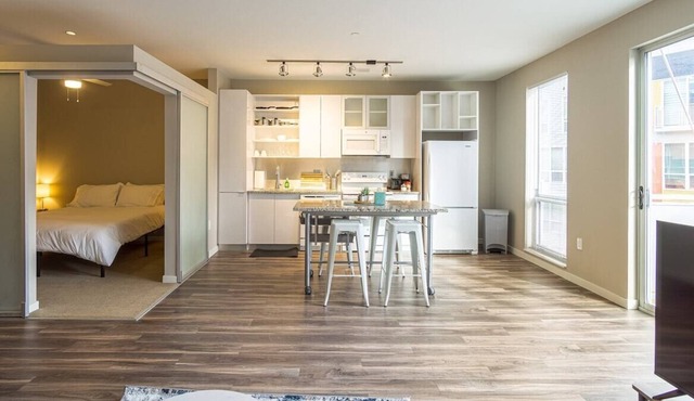 238 Park Ave · Luxury Downtown Style | 2 Mins to Stadiums/Venues