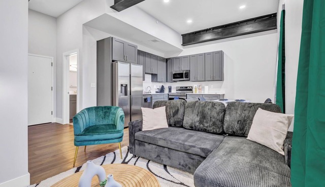 2Bed 1Bath 10 Min to DT Ping Pong Gym