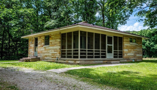 2BR, 1BA cottage