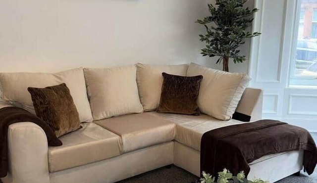 2BR Flat West End Near Kelvingrove & City Centre