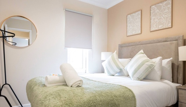 2BR House By Caledonia Luxe Stays Glasgow