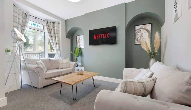 2BR in Darlington with Free Parking and Fast Wifi