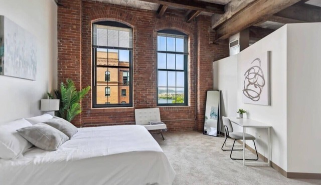 2BR Spacious Historic Loft With Pool