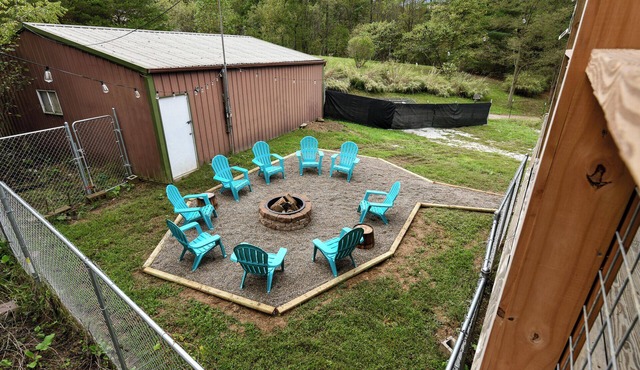 3 Bed Family Getaway- Hot Tub-Fire Pit-Pool Table No Pet Fees