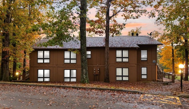 3-bedroom condo in delightful Woodson Bend Resort, Bronston, KY on #7 Green