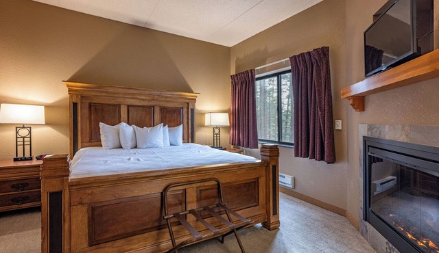 3-Bedroom Condo - Chula Vista Waterparks INCLUDED! Sleeps 14 & Dog Friendly!