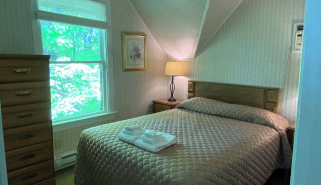 3 Bedroom Cottage at the 500 acre Poland Spring Resort with lots of onsite activities!