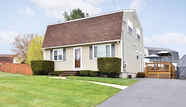 3 Bedroom Family Home Near East Greenwich RI