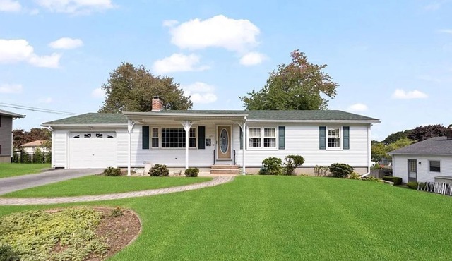 3 Bedroom Family Home Near East Greenwich RI