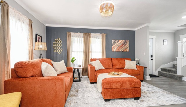 3 Bedroom Home. Near Downtown, UNOH, SRMC, LMH, Husky. Coffee and Tea Bar