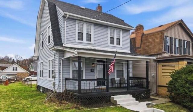 3-bedroom house in charming Pittsburgh with cool AC