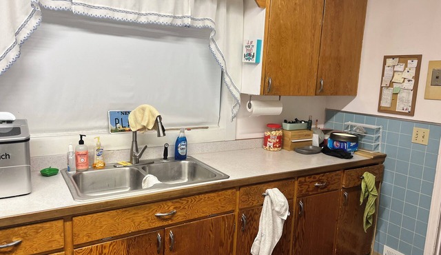 3-bedroom house in wonderful Glasgow with AC, WiFi two blocks from Event Center.