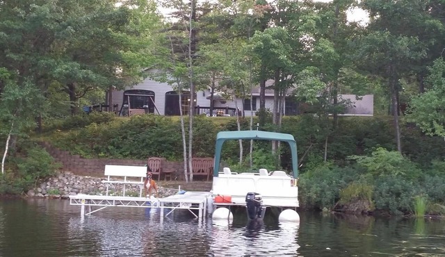 3 Bedroom Lakeside Retreat - Slice of Heaven on Lost Lake