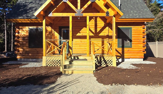 3-bedroom Log Cabin with AC, WiFi ,Southwest Harbor That Rents SAT-SAT ONLY