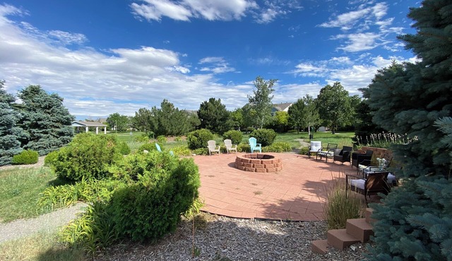 3-bedroom townhome in enchanting Parker - minimum 6m lease