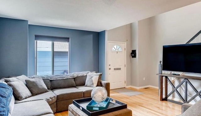 3 Bedroom Townhouse in Denver Conveniently Located