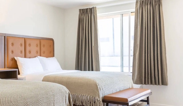 3 Family-Friendly Modern Rooms in Nashville | Free Parking & Pool Access