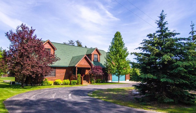 3 level Executive Home in the Village of Crystal Mountain Resort