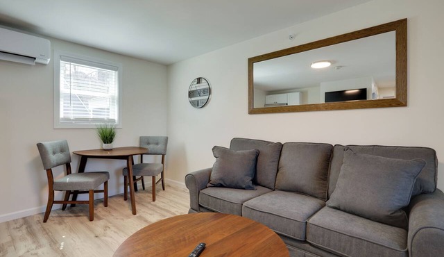 3 Mi to Beach & Pier: Pet-Friendly Cape Cod Apt!