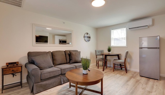 3 Mi to Main St & Beach: Coastal Cape Cod Escape!