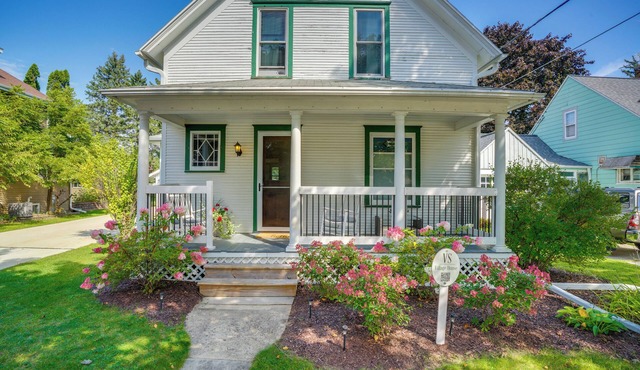 3 Mi to Road America: Spacious Elkhart Lake Home!