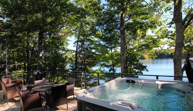 3 Sandy Beachfront Cabins & Hot Tub on Beautiful Spider Lake - Betty's Hideout