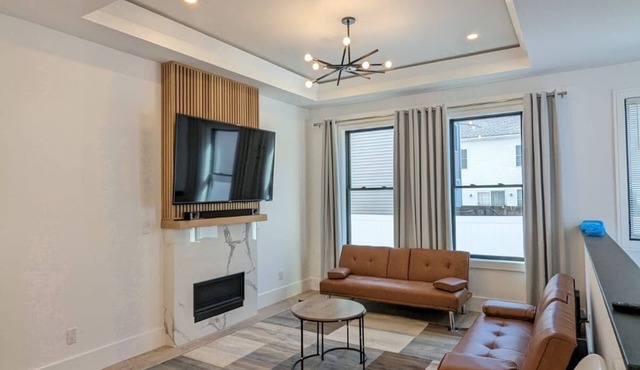 31+ days. Luxury townhouse 6 Miles from Boston. New construction. Monthly rents