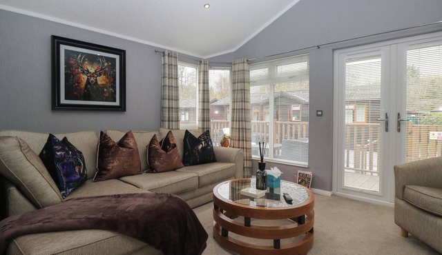 32 GRASMERE, with a garden in Windermere
