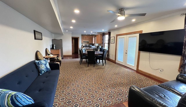 3Bed/3Bath Home, 3 Parking spots close to Central Sq, MIT, Harvard. Walk to T.