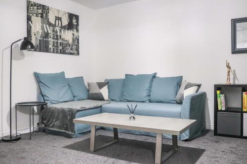 3Bedroom EnSuite SofaBed Sleeps upto 6 Contractors Families Long or Short Stay Free Parking WIFI