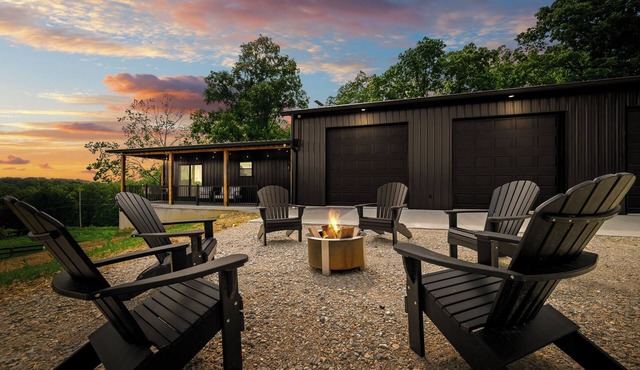 3BR/3BA Peaceful Retreat - Fire pit & Game room