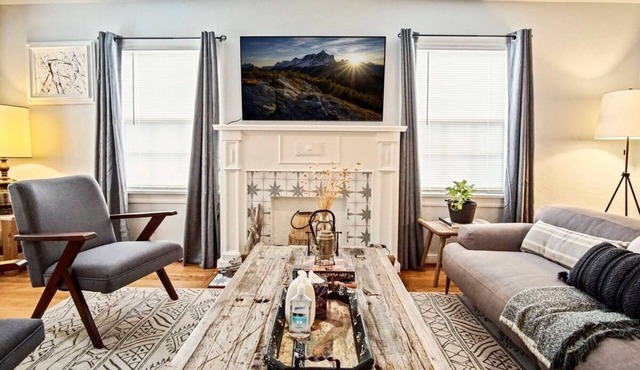 3BR 4 mins from OCU, sleeps 8 — convenient base groups come back to #C1