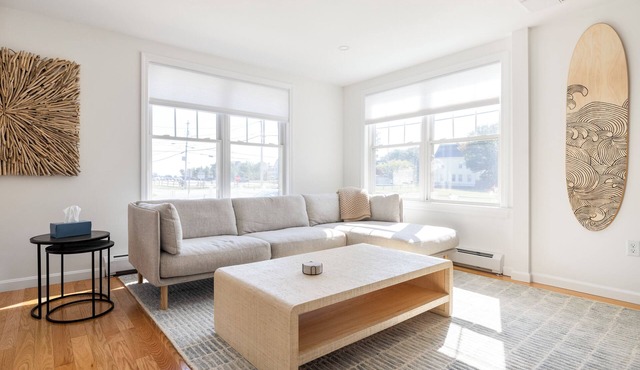 3BR Beach House, Walk to Sand & Sea