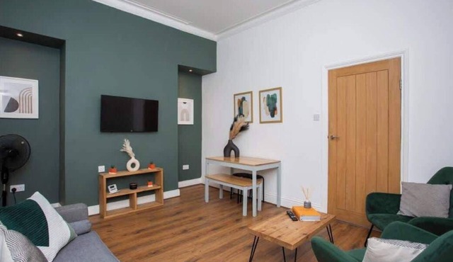 3BR Retreat | High Barnes | Wifi