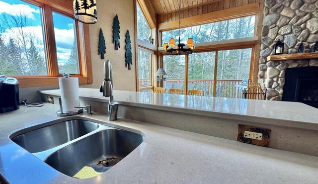 3BR Townhome Ski In Ski Out Pool Hot Tub