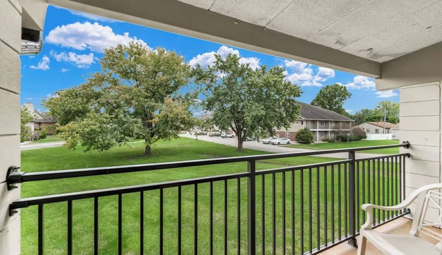 4 Affordable Queen Units Designed for Urbana Visitors Exploring Local Area