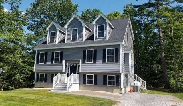4 bed 3 bath, Dog Friendly, ~5 minute walk to Long Sands beach bathhouse