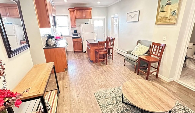 4 Bedroom 2 Bathroom Home Close to Metro, Near Central Boston & Cambridge