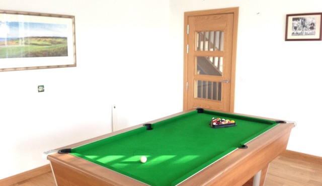 4 bedroom,5 bathroom,gamesroom, garden & parking, perfect for golf in St Andrews