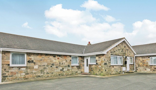 4 bedroom accommodation in Red Row near Amble