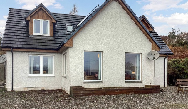 4 bedroom accommodation in Drumnadrochit