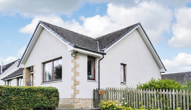 4 bedroom accommodation in Spittalfield, nr Dunkeld