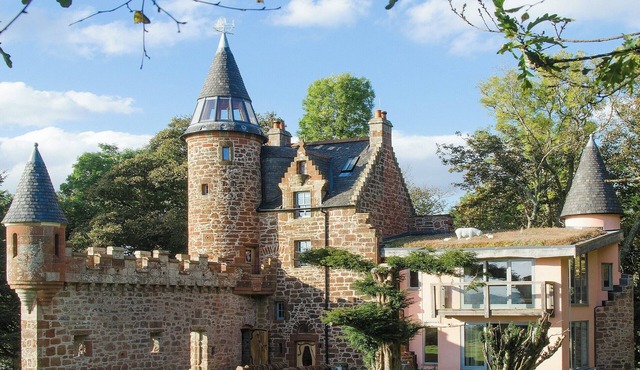 4 bedroom accommodation in Largs