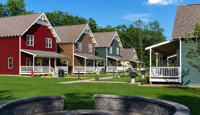 4-Bedroom Alexandria Cottage, Lake Darling