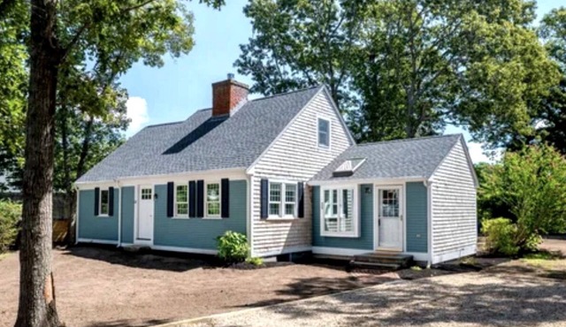 4-bedroom Coastal Cape Retreat Near Monument Beach