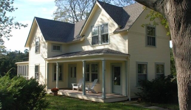 4 Bedroom Cottage With Singing Beach Access