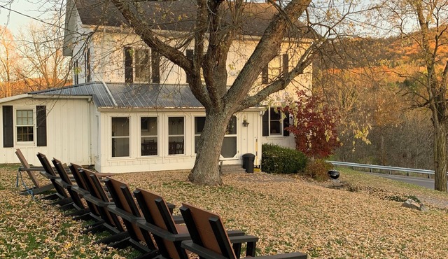 4-bedroom farm house in Coburn with WiFi on beautiful 100 acre.