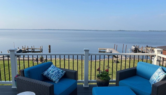 4-bedroom Lake house on Lake Butte des Morts for EAA.