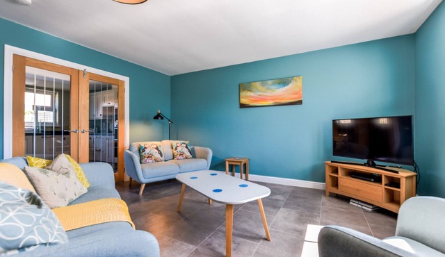 4 Brindles Manse - Three Bedroom House, Sleeps 6